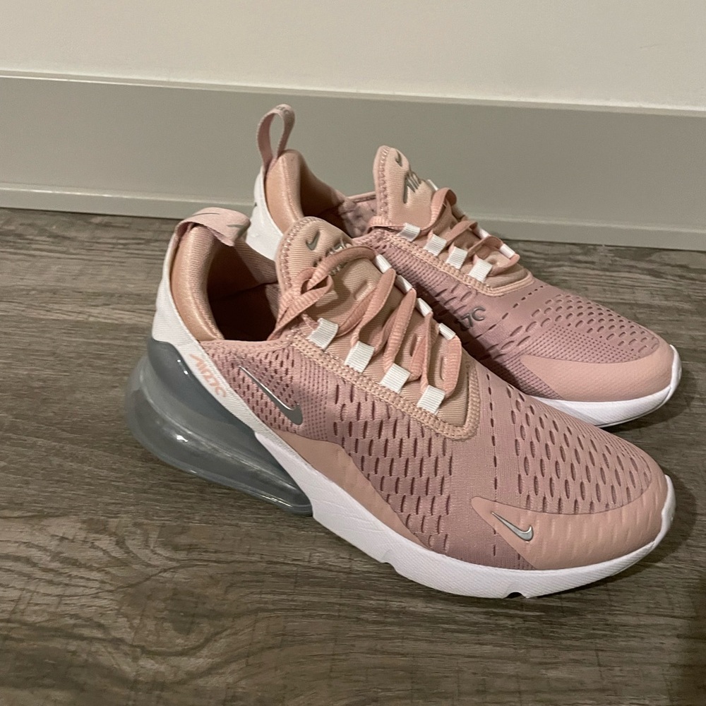 Nike Air Max 270